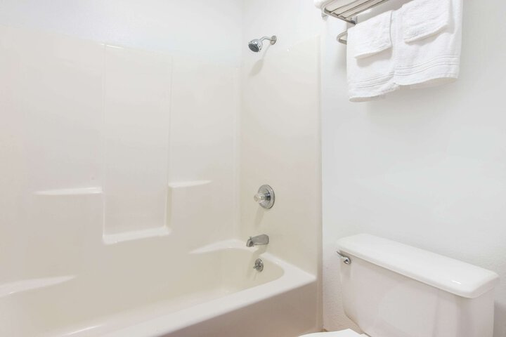 Days Inn By Wyndham Mountain Grove - thumb 7