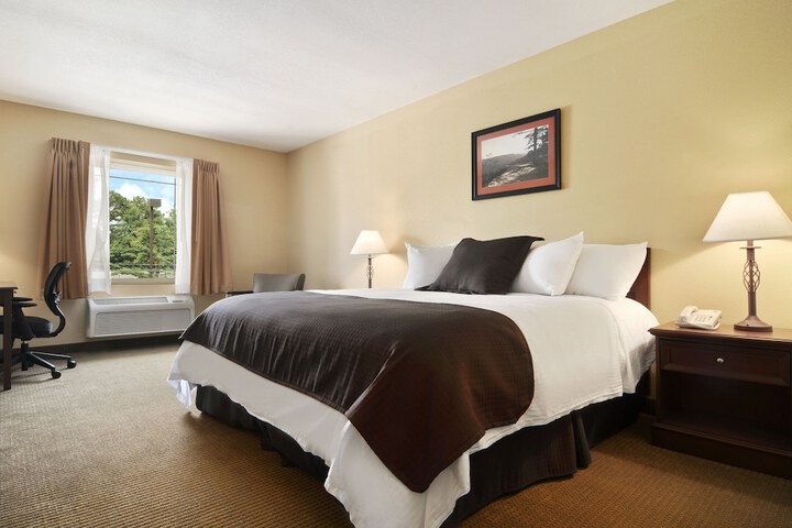 Quality Inn & Suites - thumb 3