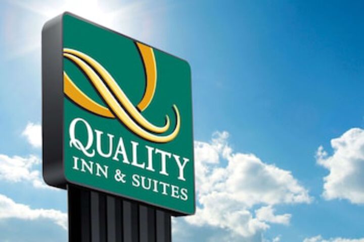 Quality Inn & Suites - thumb 0