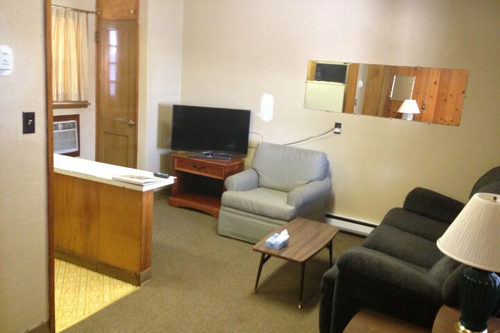 Jamestown Motel - thumb 4