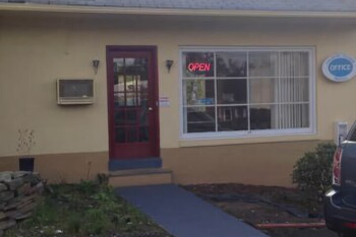 Colonial Village Motel - thumb 0