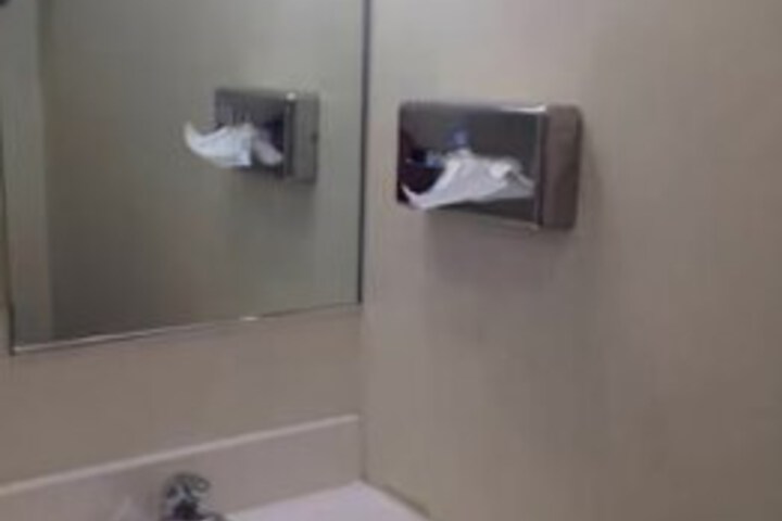 Colonial Village Motel - thumb 3