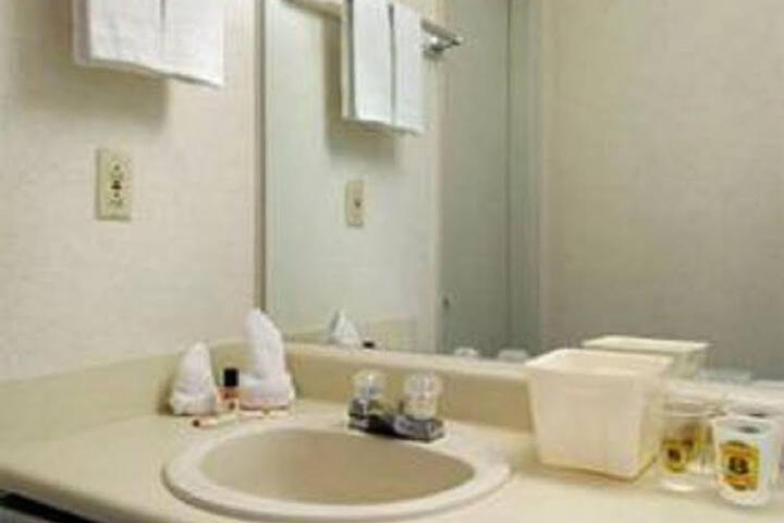 The Randolph Inn - thumb 4