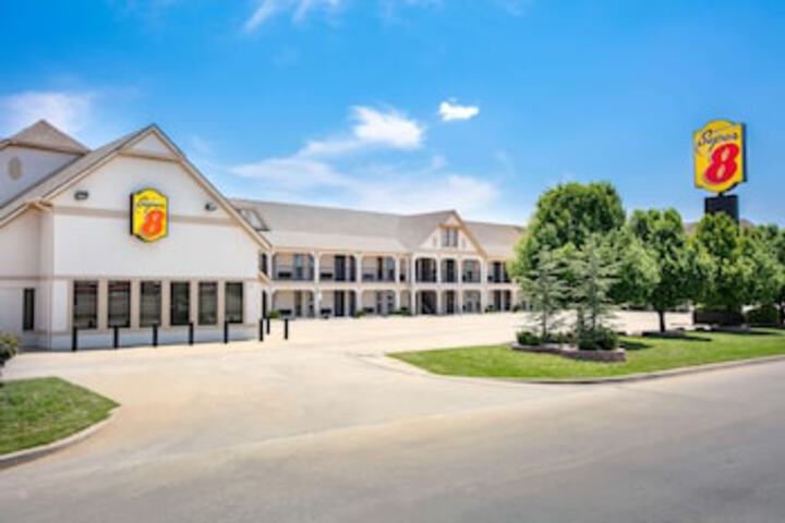 Super 8 By Wyndham City Of Moore - thumb 0