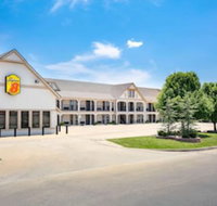 Super 8 by Wyndham City of Moore - Accommodation Indiana