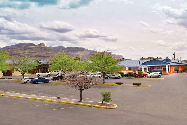 The Classic Desert Aire Hotel - thumb 2