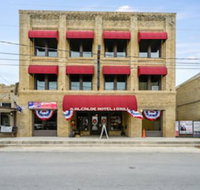 The Alcalde Hotel by OYO - Accommodation Indiana