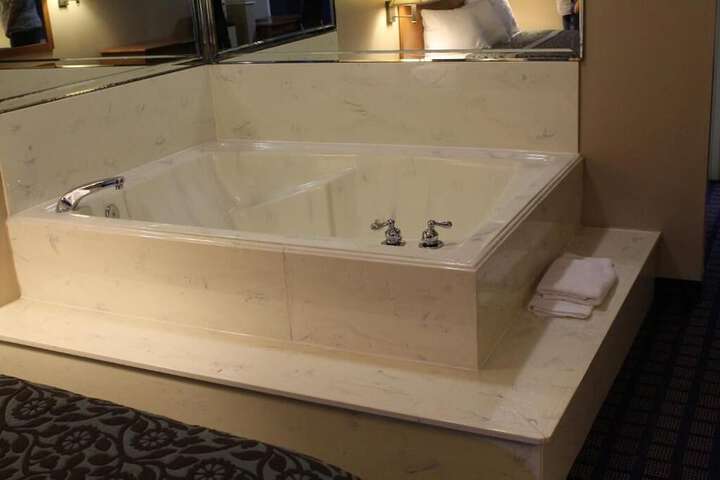 Sapphire Inn & Suites - thumb 7