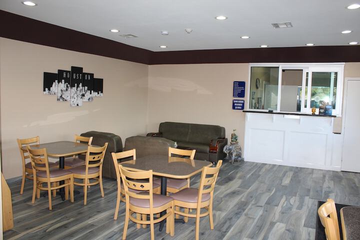 Sapphire Inn & Suites - thumb 5