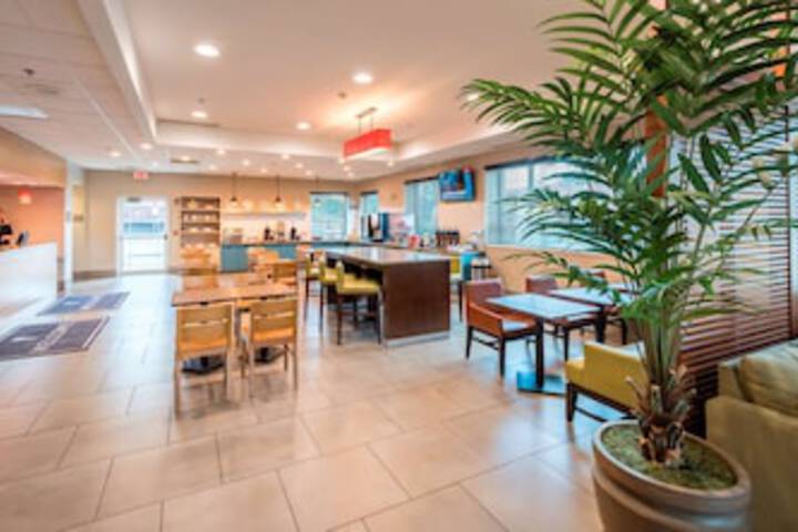 Country Inn & Suites By Radisson, Rochester-Pittsford/Brighton, NY - thumb 0