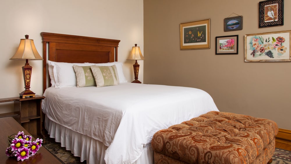 The Guest House Inn On Courthouse Square - thumb 1