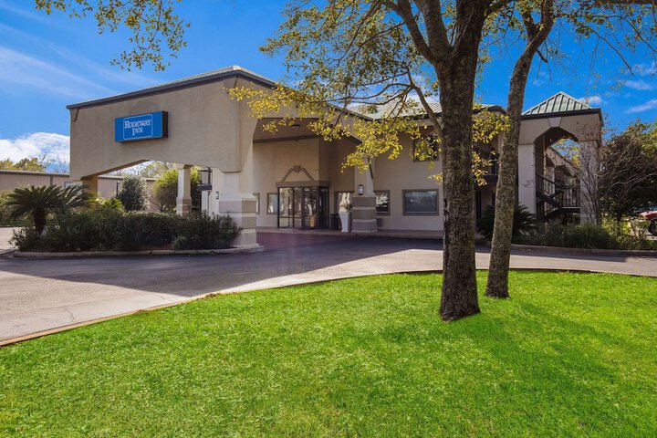 Rodeway Inn - thumb 1