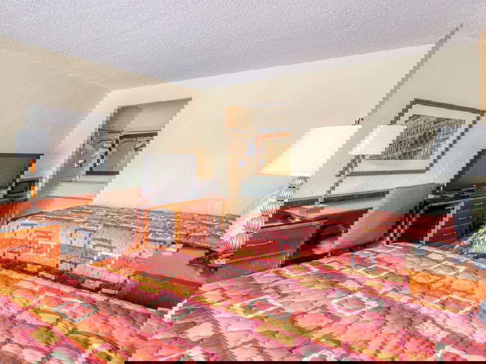 Knights Inn Forest Park - thumb 6