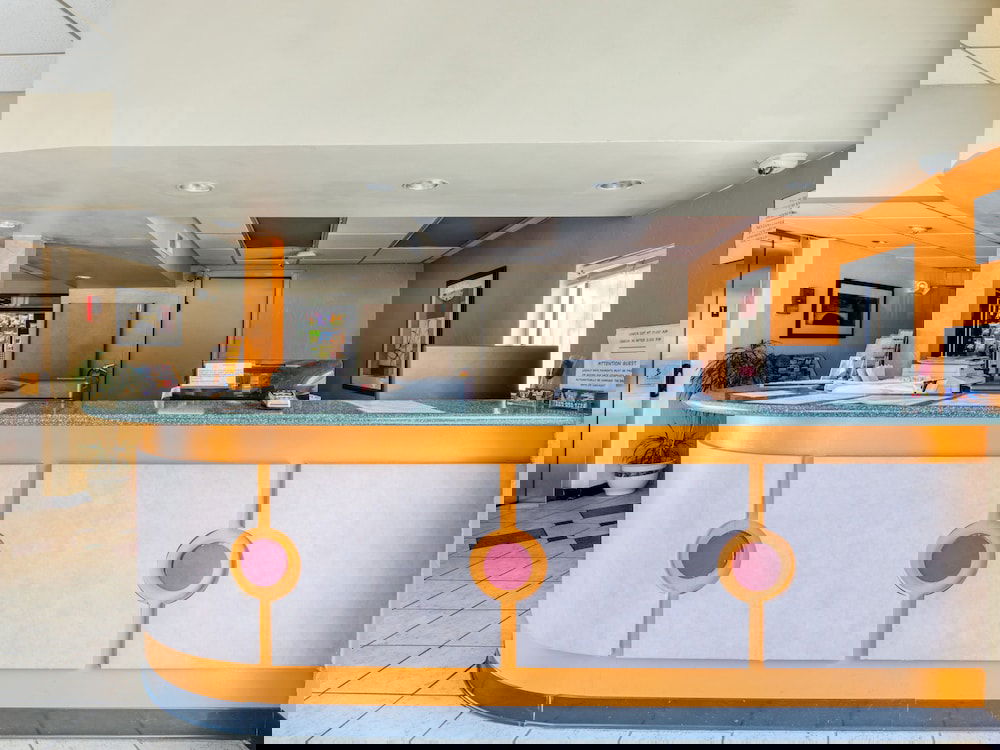 Knights Inn Forest Park - thumb 3