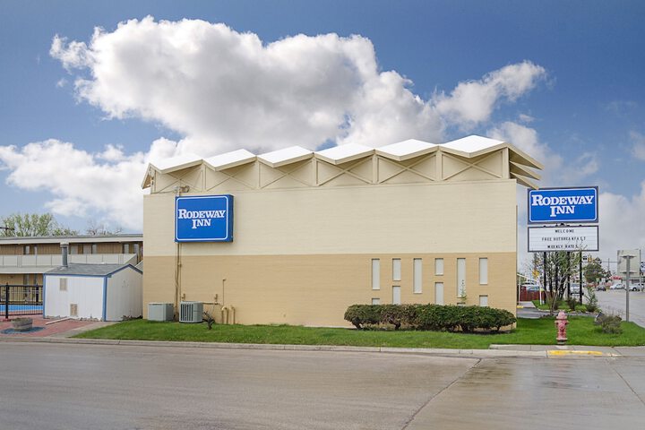 Alamo Inn & Suites - thumb 5