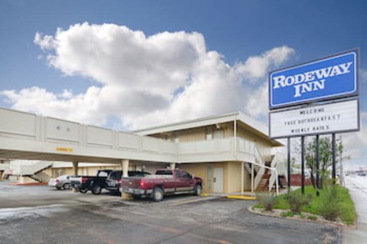 Alamo Inn & Suites - thumb 1