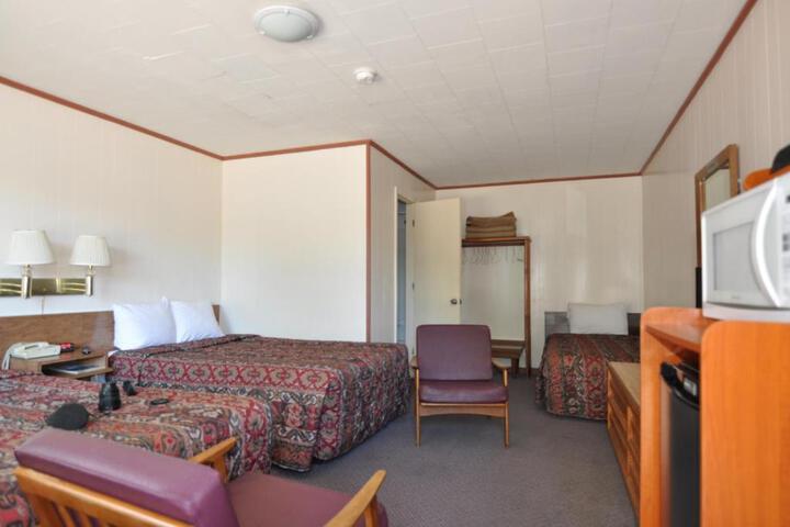 Budget Inn Near WestRock - thumb 5