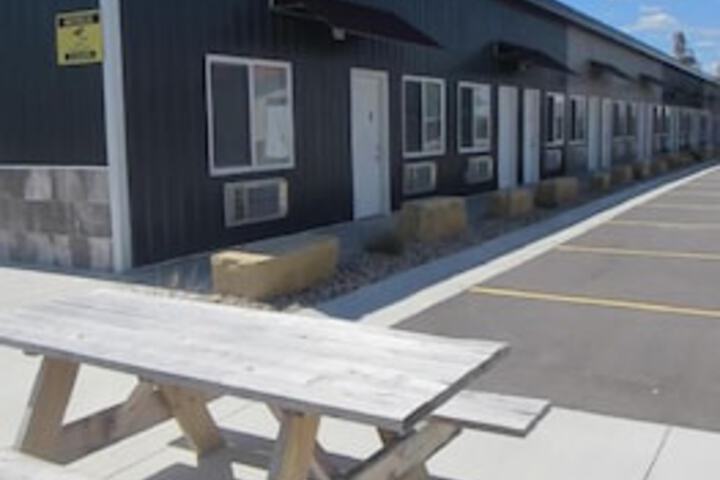 Riverfront Studio Suites - thumb 4