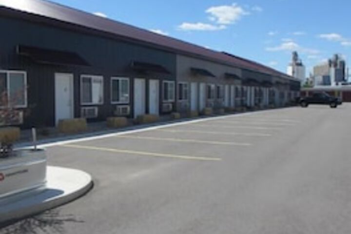 Riverfront Studio Suites - thumb 6