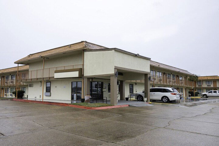 OYO Hotel Lake Charles Hwy 10 - thumb 3