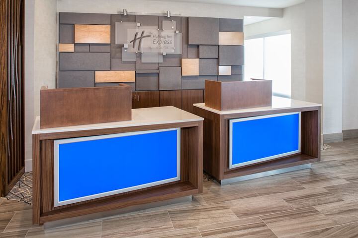 Holiday Inn Express & Suites East Peoria - Riverfront, An IHG Hotel - thumb 3