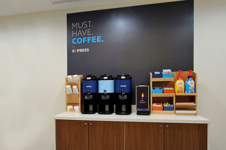 Holiday Inn Express & Suites East Peoria - Riverfront, An IHG Hotel - thumb 7