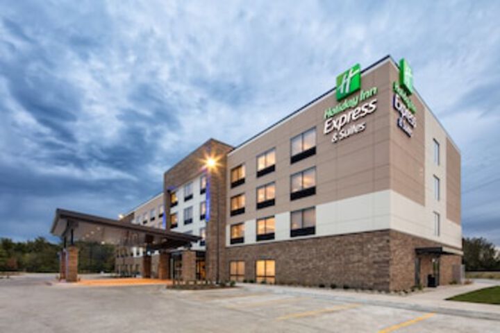 Holiday Inn Express & Suites East Peoria - Riverfront, An IHG Hotel - thumb 0