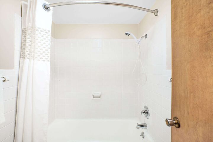 Knights Inn Ft. Madison - thumb 6