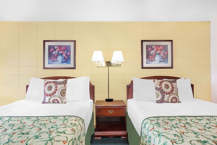 Knights Inn Ft. Madison - thumb 4