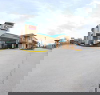 Rodeway Inn  Suites - Accommodation Indiana