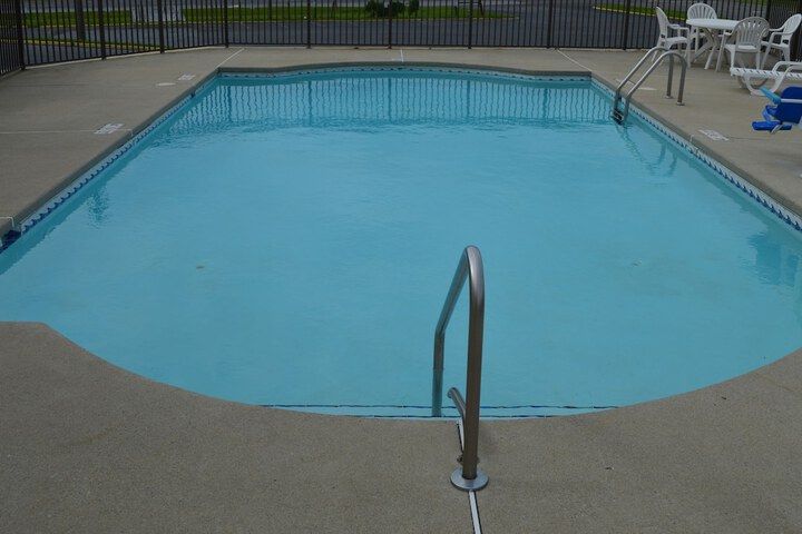 Econo Lodge Christiansburg-Blacksburg I-81 - thumb 6