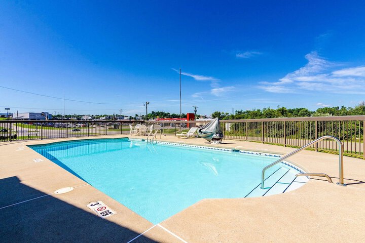 Econo Lodge Christiansburg-Blacksburg I-81 - thumb 7