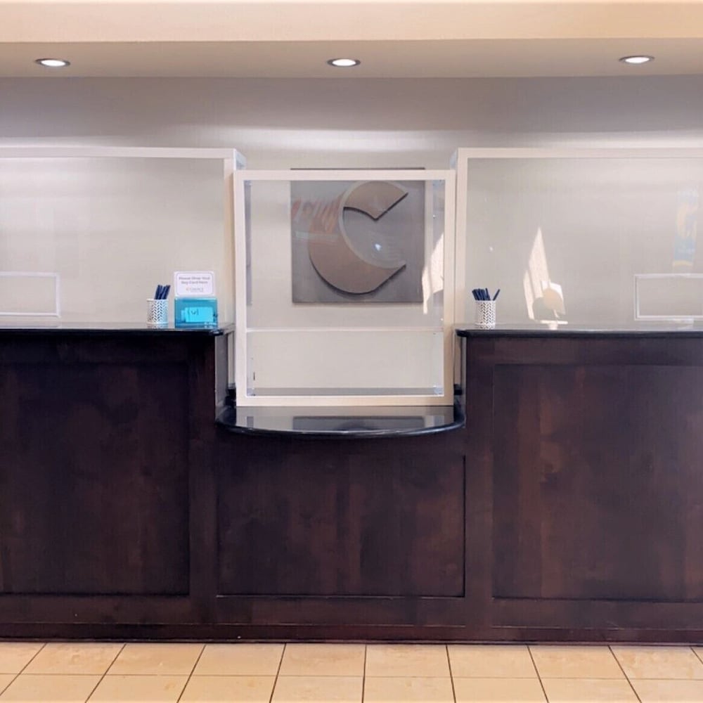 Comfort Inn & Suites - thumb 1