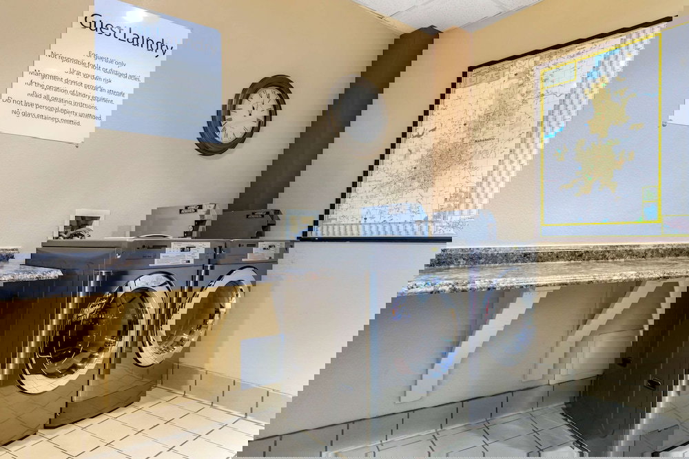 Comfort Inn & Suites - thumb 6