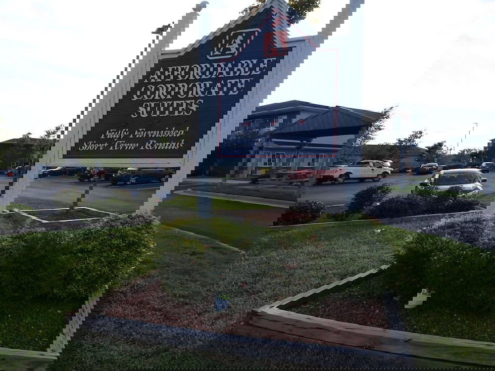 Affordable Corporate Suites Christiansburg - thumb 1