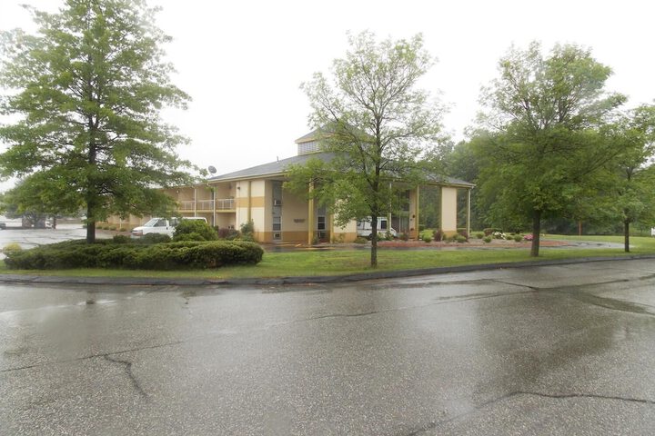 Center Street Value Inn - thumb 2