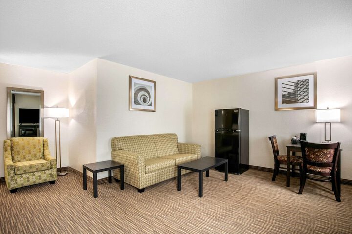 Quality Inn & Suites Metropolis I-24 - thumb 7