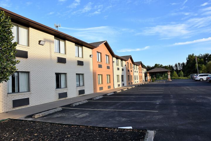 Quality Inn & Suites Metropolis I-24 - thumb 2