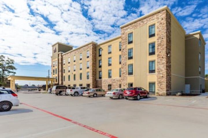 Comfort Suites - thumb 0