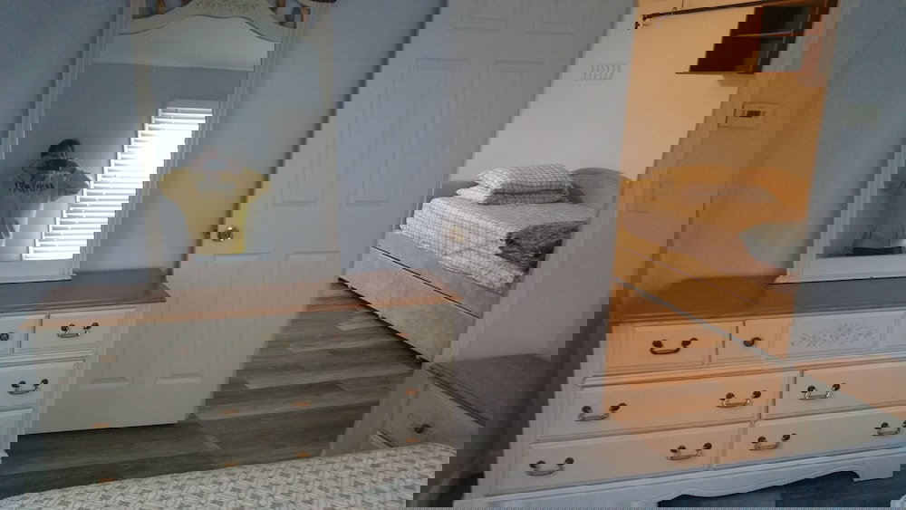 12 Ashworth Ave - thumb 1