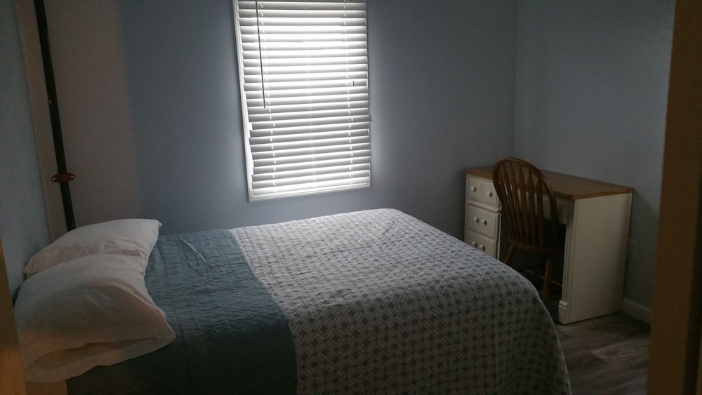 12 Ashworth Ave - thumb 4