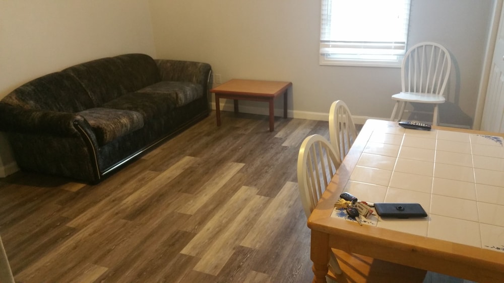 12 Ashworth Ave - thumb 3