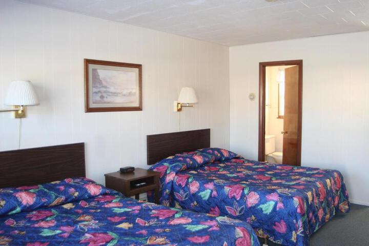 Bluffs Inn - thumb 2