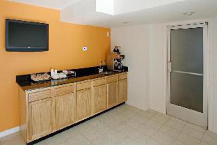 Econo Lodge - thumb 5