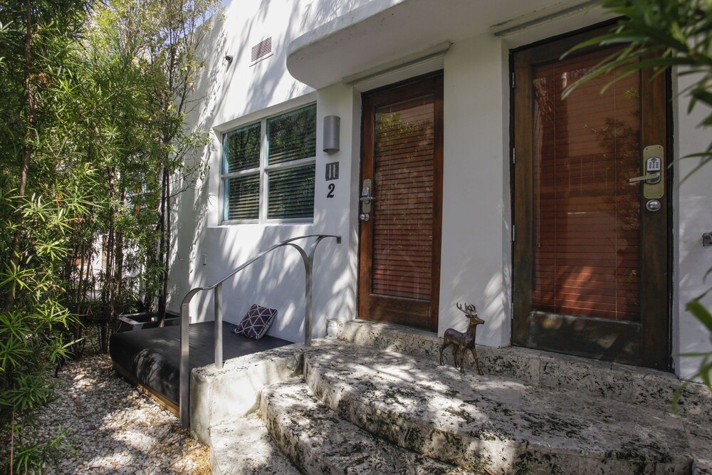 Zen 1BR In SoBe - thumb 2