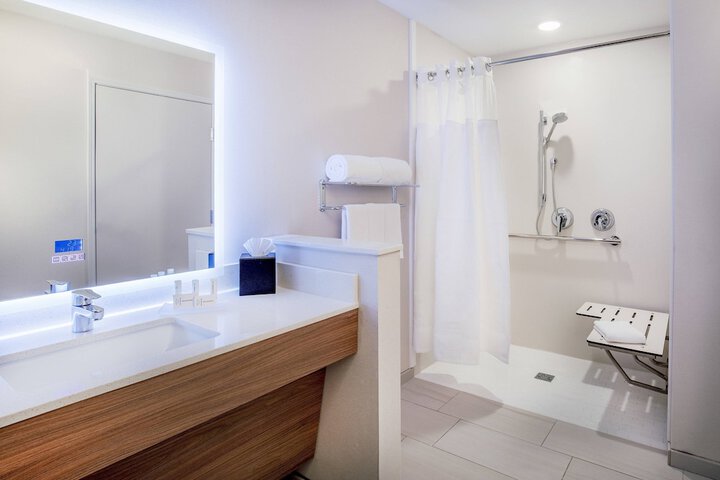 Fairfield Inn & Suites By Marriott McPherson - thumb 3