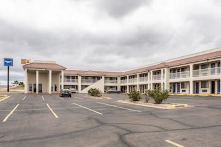 Rodeway Inn - thumb 0