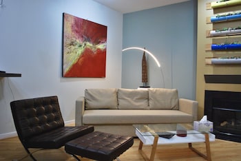 Well Appointed And Modern Plus Parking - thumb 0