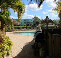 Pineapple Retreat at Coconut Villas of Dunedin Two Bedroom Condo - Accommodation Indiana