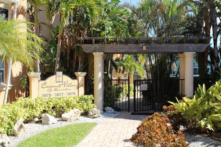 Coconut Cabana At Coconut Villas Of Dunedin Two Bedroom Condo - thumb 1